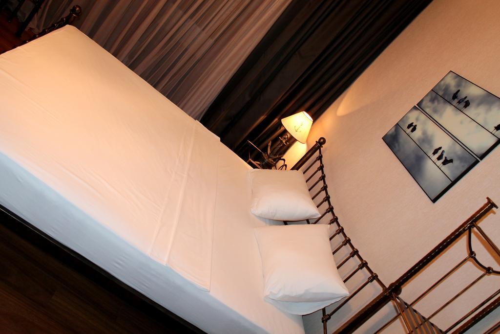 Royal Venezia Hotel Batumi Phòng bức ảnh
