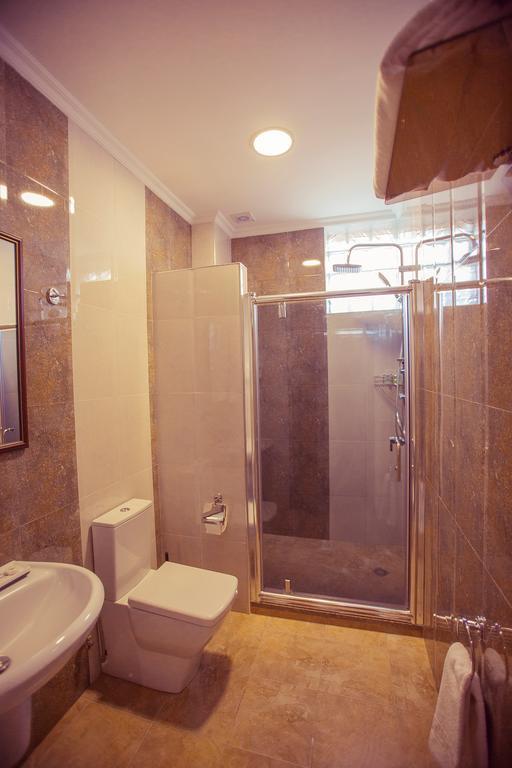 Royal Venezia Hotel Batumi Phòng bức ảnh