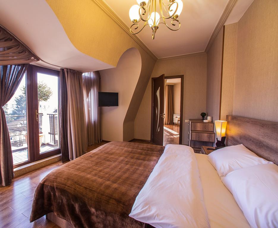 Royal Venezia Hotel Batumi Phòng bức ảnh