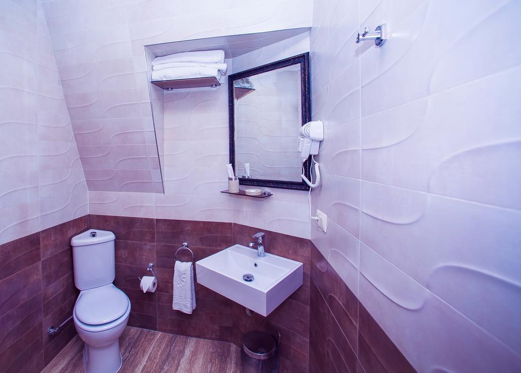 Royal Venezia Hotel Batumi Phòng bức ảnh